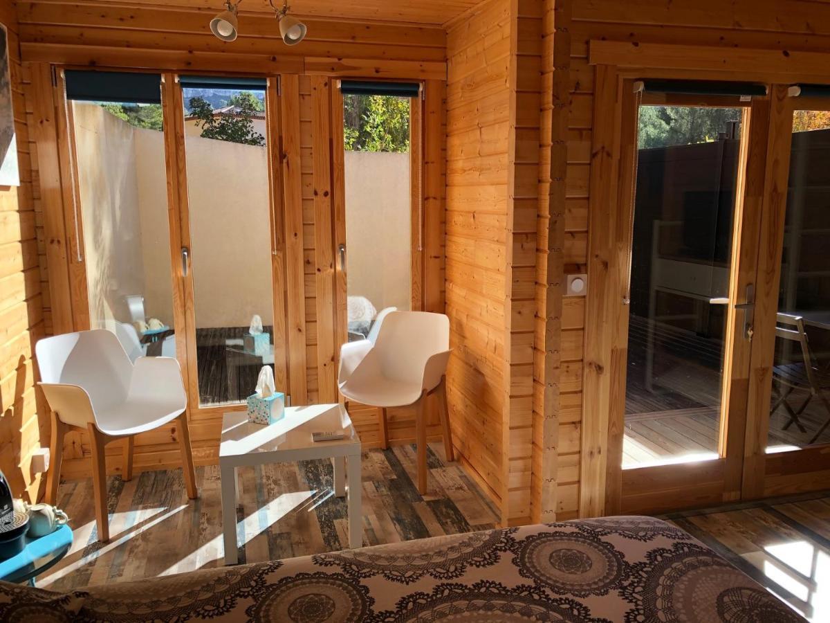 Chalet De La Source Rognac Bagian luar foto