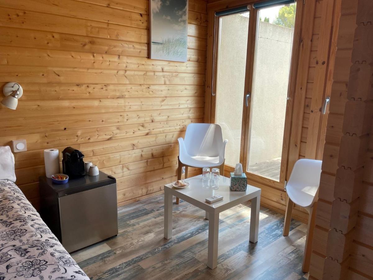 Chalet De La Source Rognac Bagian luar foto
